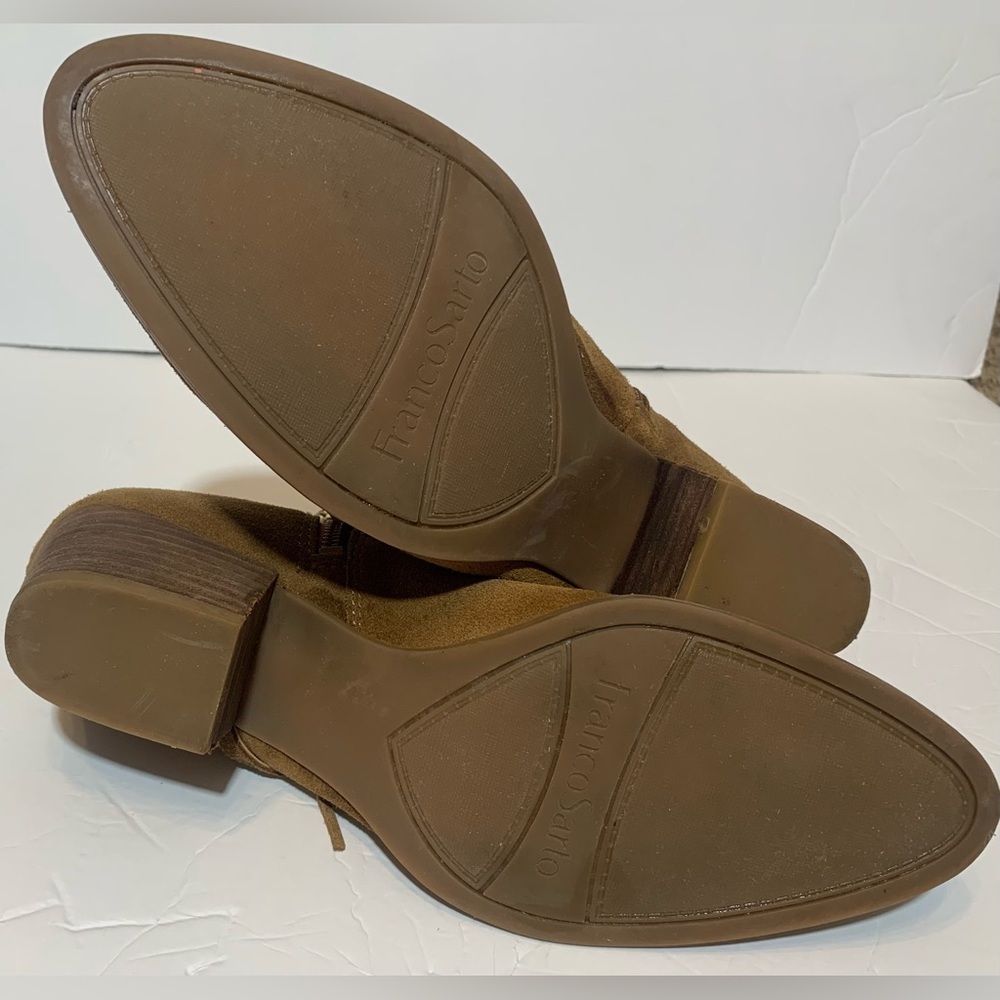 Franco Sarto size 8 brown Suede booties with Buckeyes and tassels zipper side - Picture 9 of 9